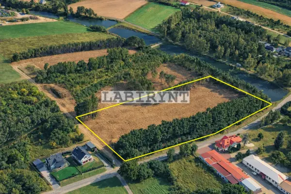Kłobucki, Kłobuck, Libidza, Stefana Olszyńskiego, Libidza, 1,63ha, przy stawach, w całości budowlana