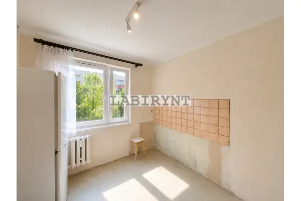 Częstochowa, Wrzosowiak, M-3 45,5m2, dwustronne, oddzielna kuchnia, balkon