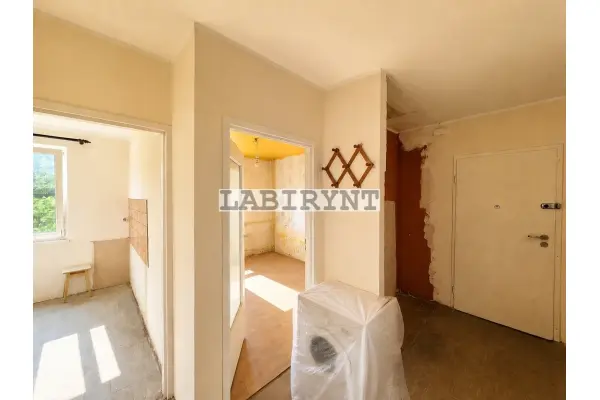 Częstochowa, Wrzosowiak, M-3 45,5m2, dwustronne, oddzielna kuchnia, balkon